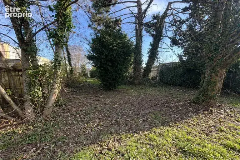 Photo Terrain à Saint-Prix au prix de 220 000€