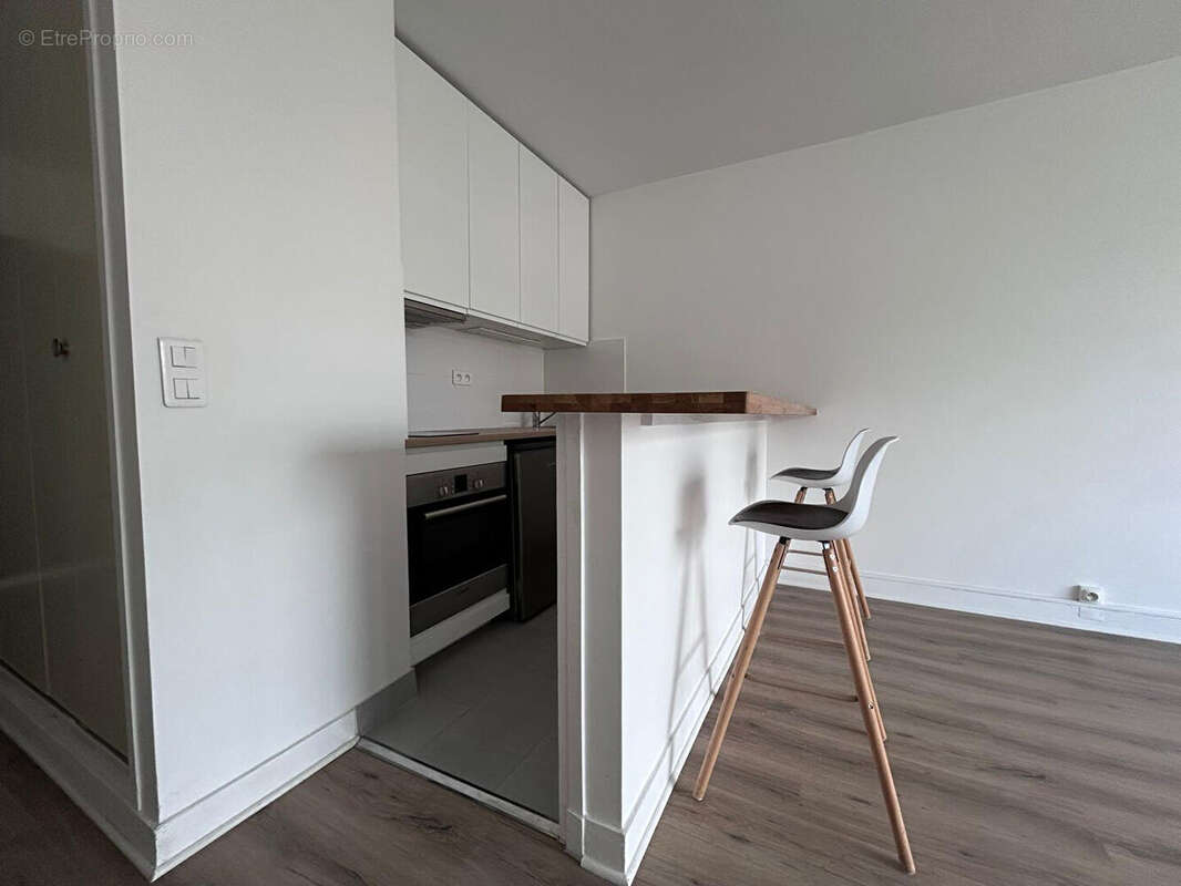 Appartement à PARIS-14E