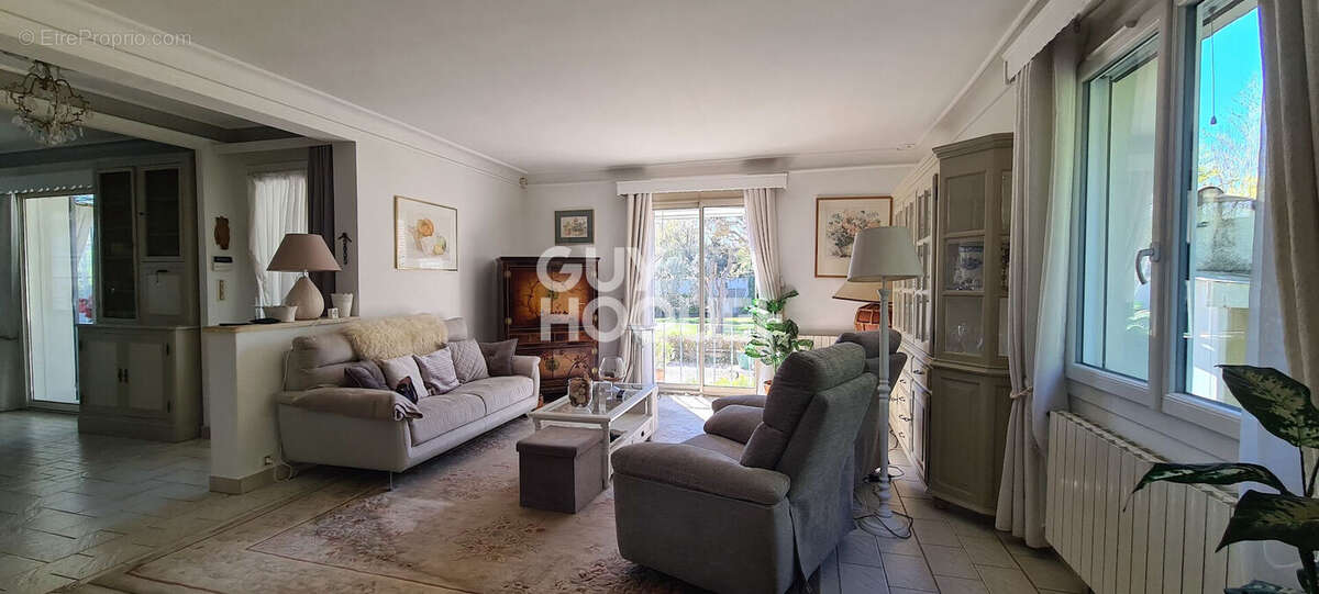 Maison à CAUMONT-SUR-DURANCE