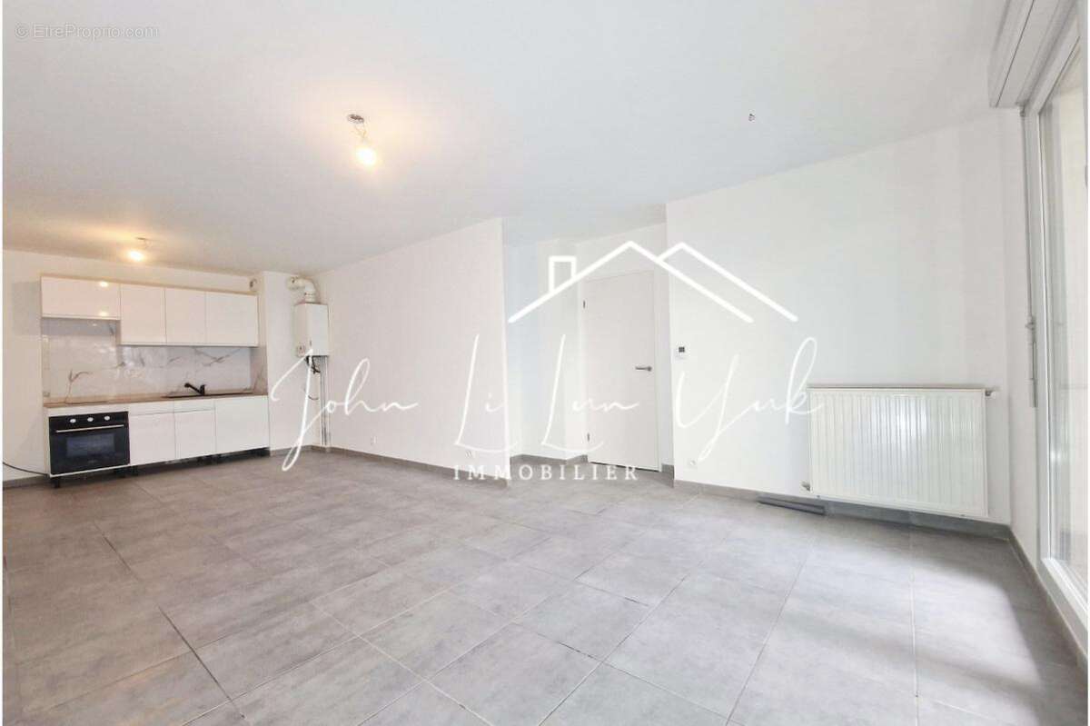 Appartement à BEAUCHAMP