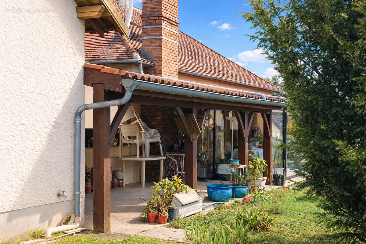 Maison à COULAURES
