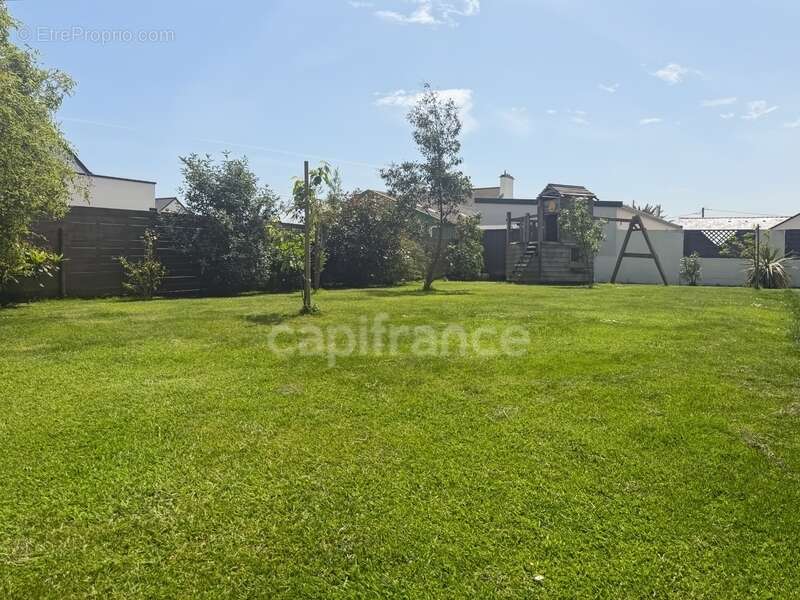 Maison contemporaine familiale – 8 pièces – 172 m² – Landéda (Finistère) – proche mer, plage et centre - photo 2