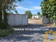 Terrain à PEZILLA-LA-RIVIERE