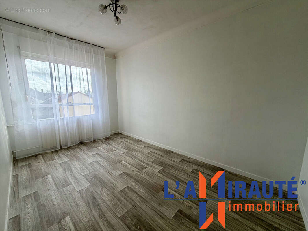 Appartement à SARTROUVILLE