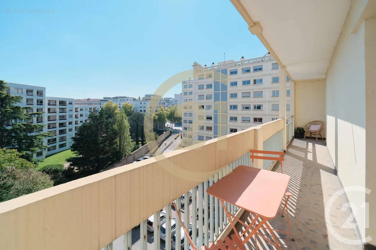 Appartement à LYON-8E