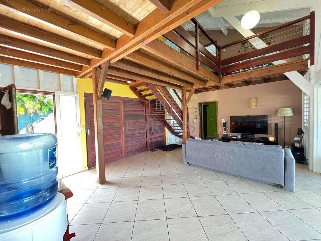 Maison à BAIE-MAHAULT