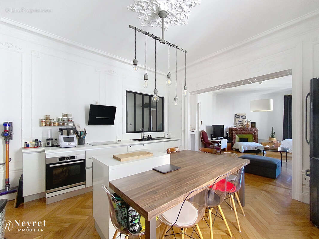 Appartement à SAINT-ETIENNE
