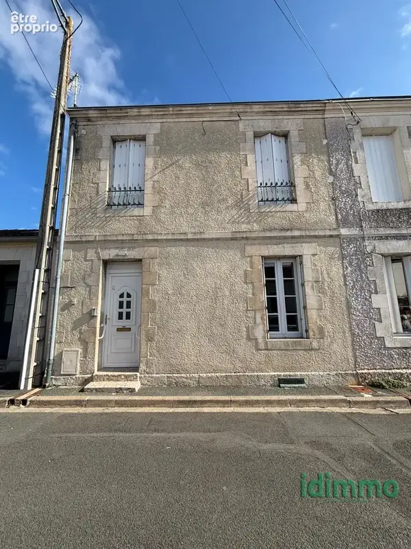 Maison ancienne en pierre en bon etat general de 90 m2 sur un terrain clos de 148 m2. 5 mn de la gare et du v - photo 2