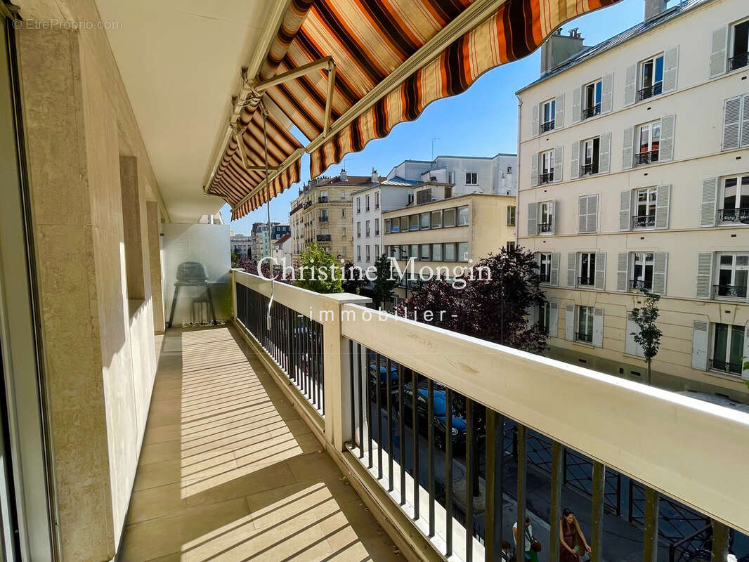 Appartement à NEUILLY-SUR-SEINE