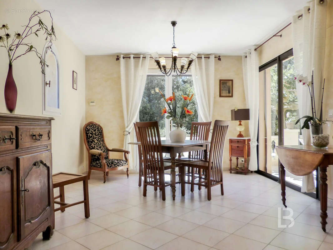 Maison à CARQUEIRANNE