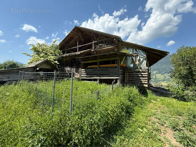 Maison à LA RIVIERE-ENVERSE