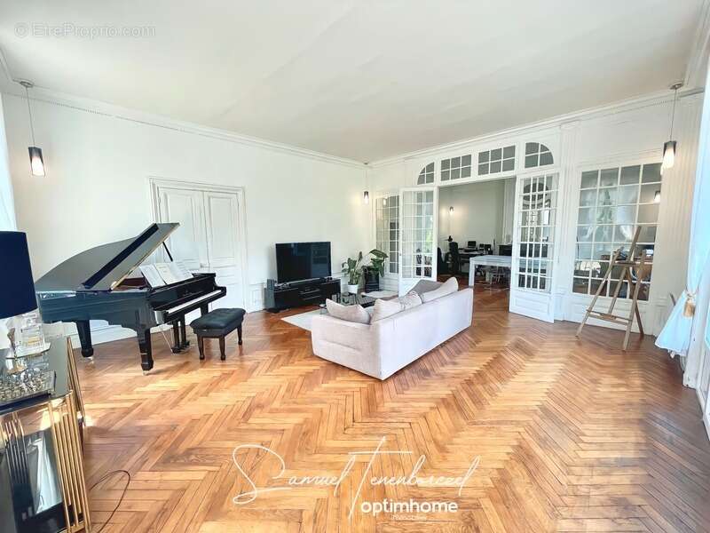 Appartement à MALAUNAY