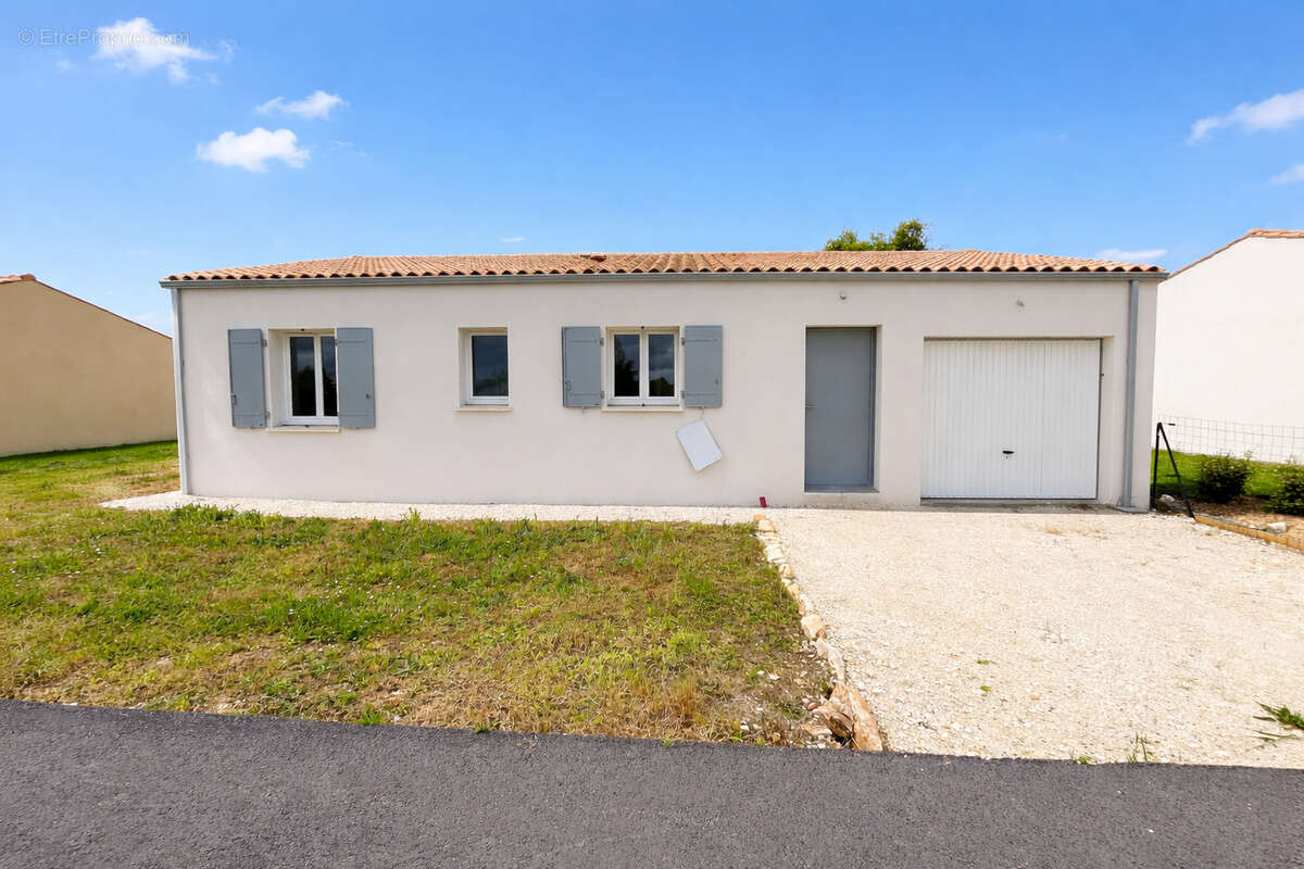 Maison à PORT-D'ENVAUX