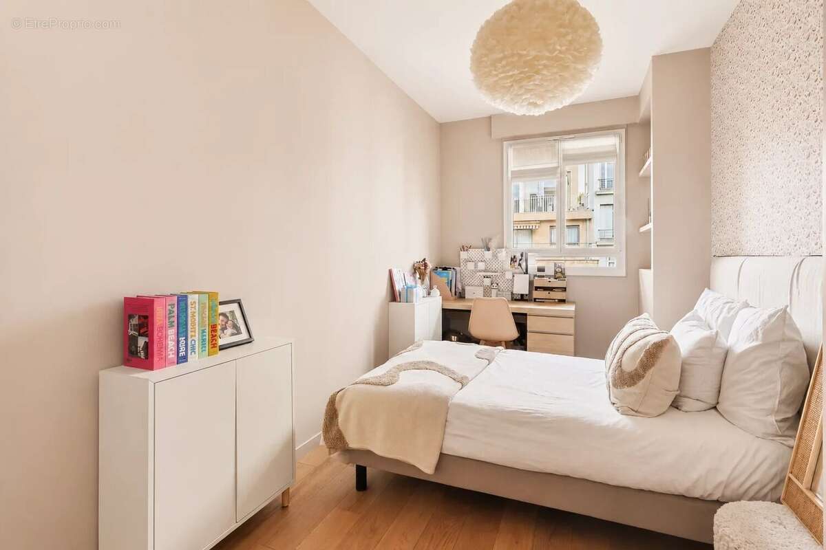 Appartement à NEUILLY-SUR-SEINE