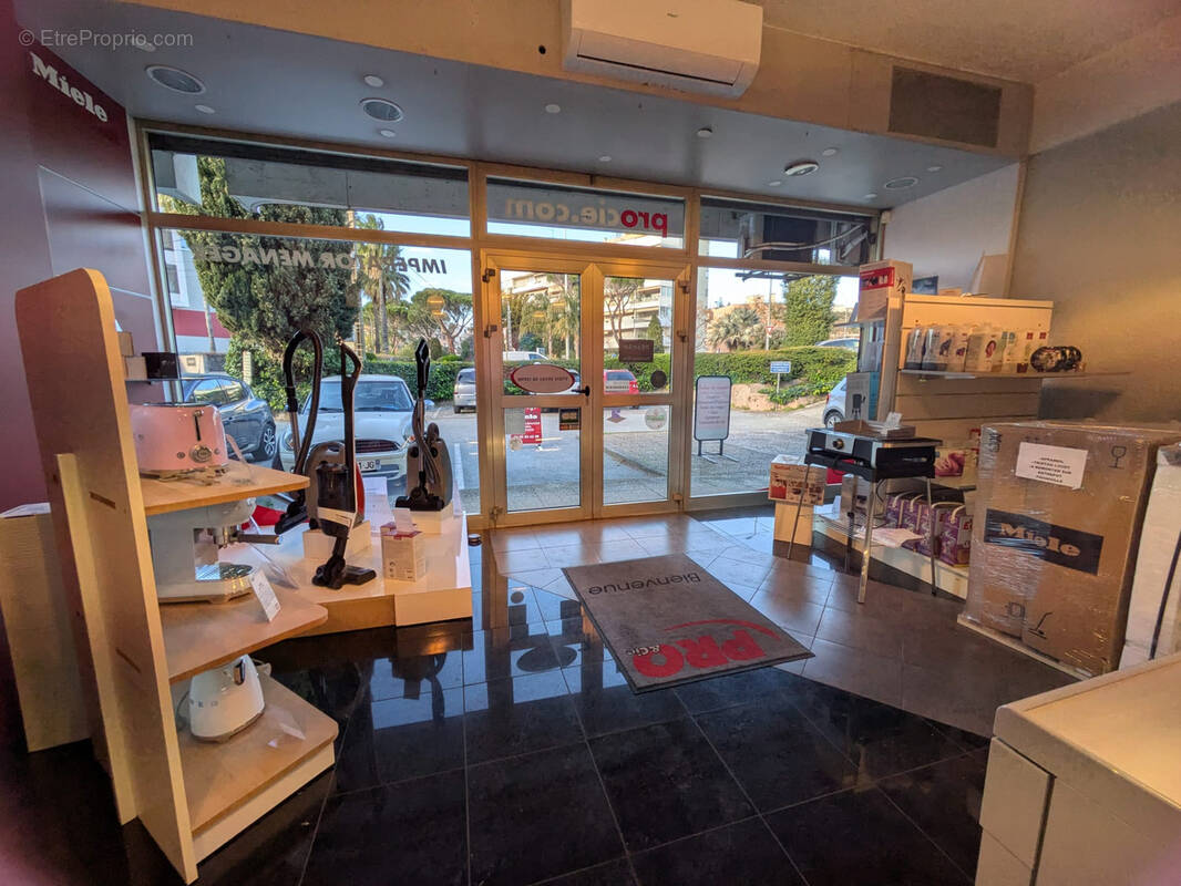 Commerce à SAINT-RAPHAEL