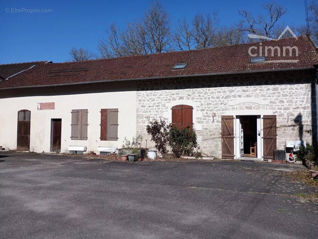 Maison à PEYRAT-LE-CHATEAU