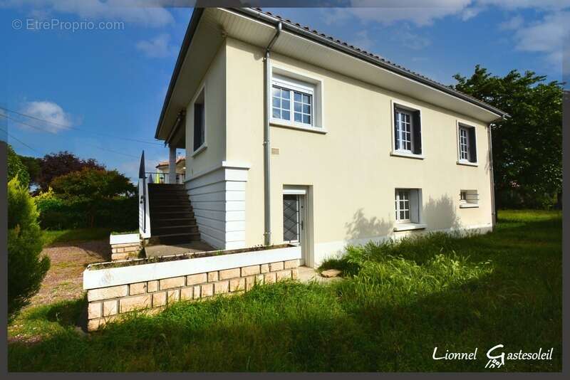 Maison à PINEUILH