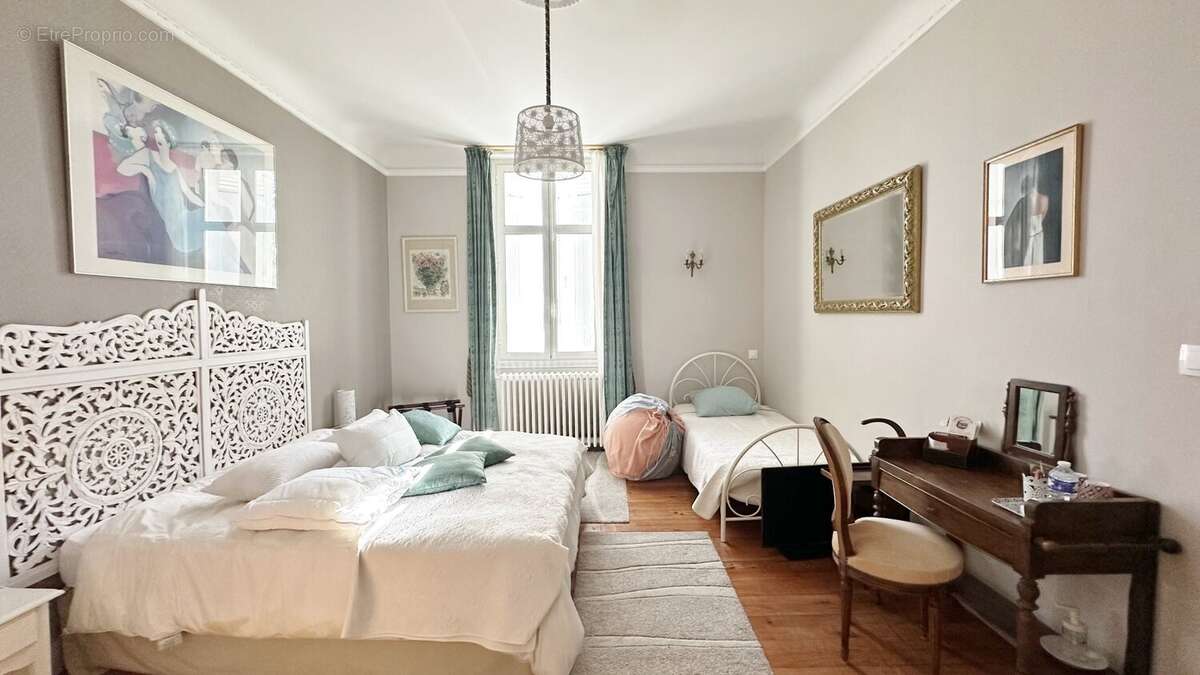 Maison à SAINT-JULIEN-EN-BORN