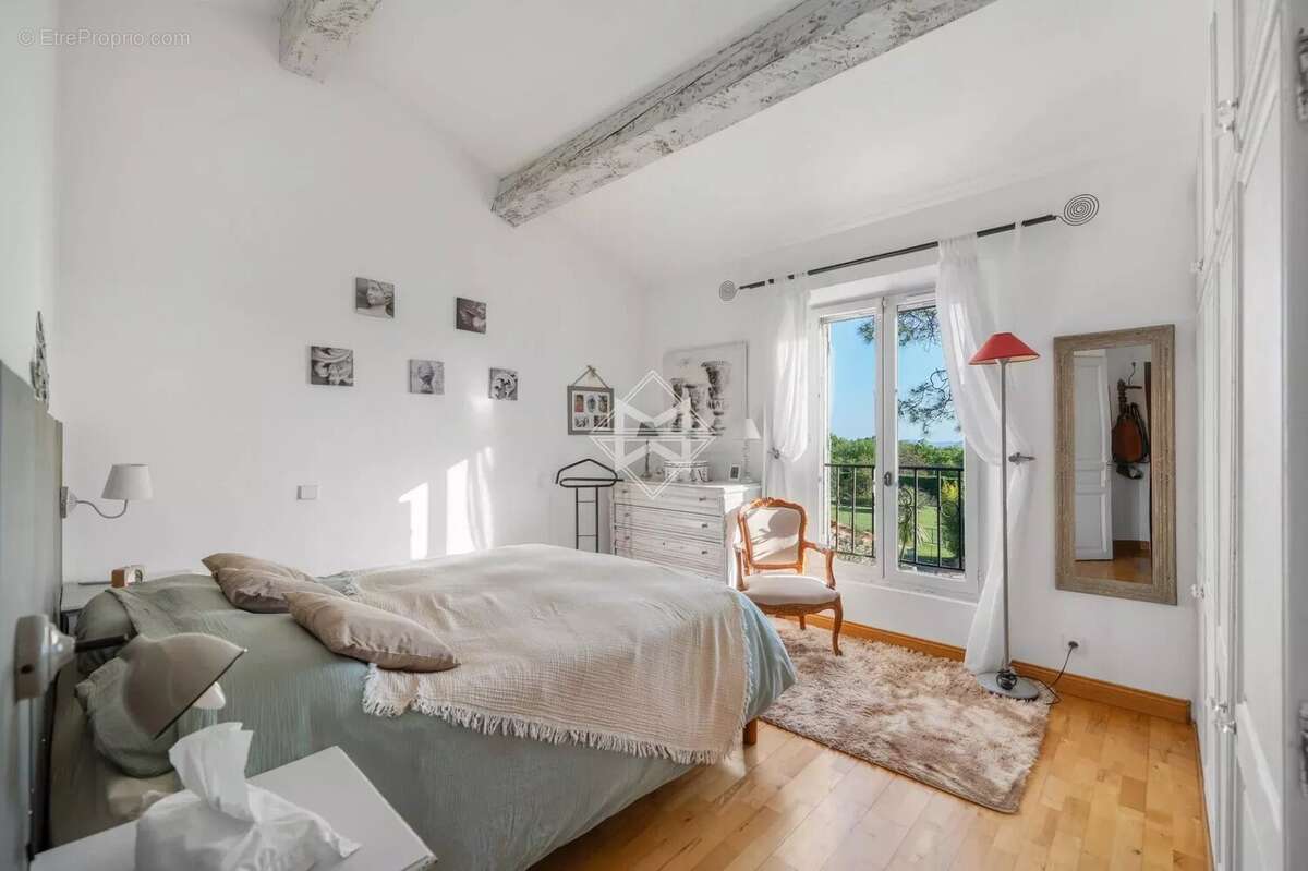 Maison à TOURRETTES