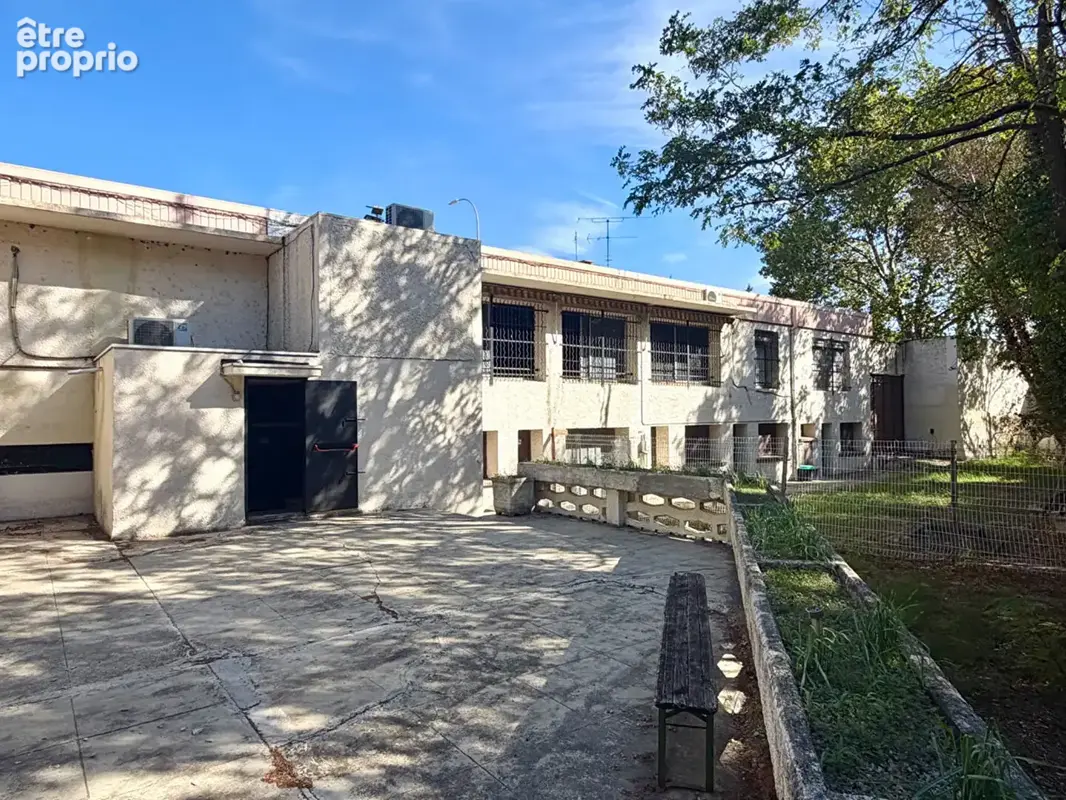 Nîmes est - ensemble immobilier commercial 600 m2 - photo 2