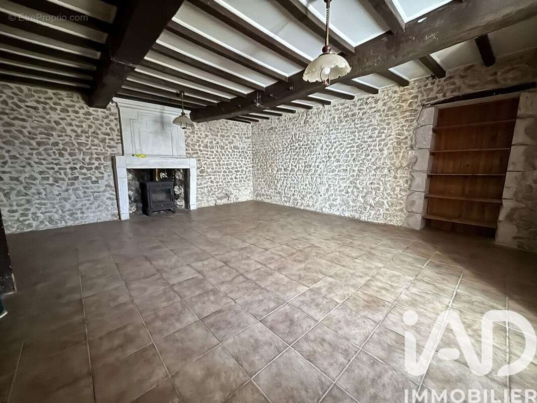 Maison 150 m² à Chenac-Saint-Seurin-D'uzet  - photo 4