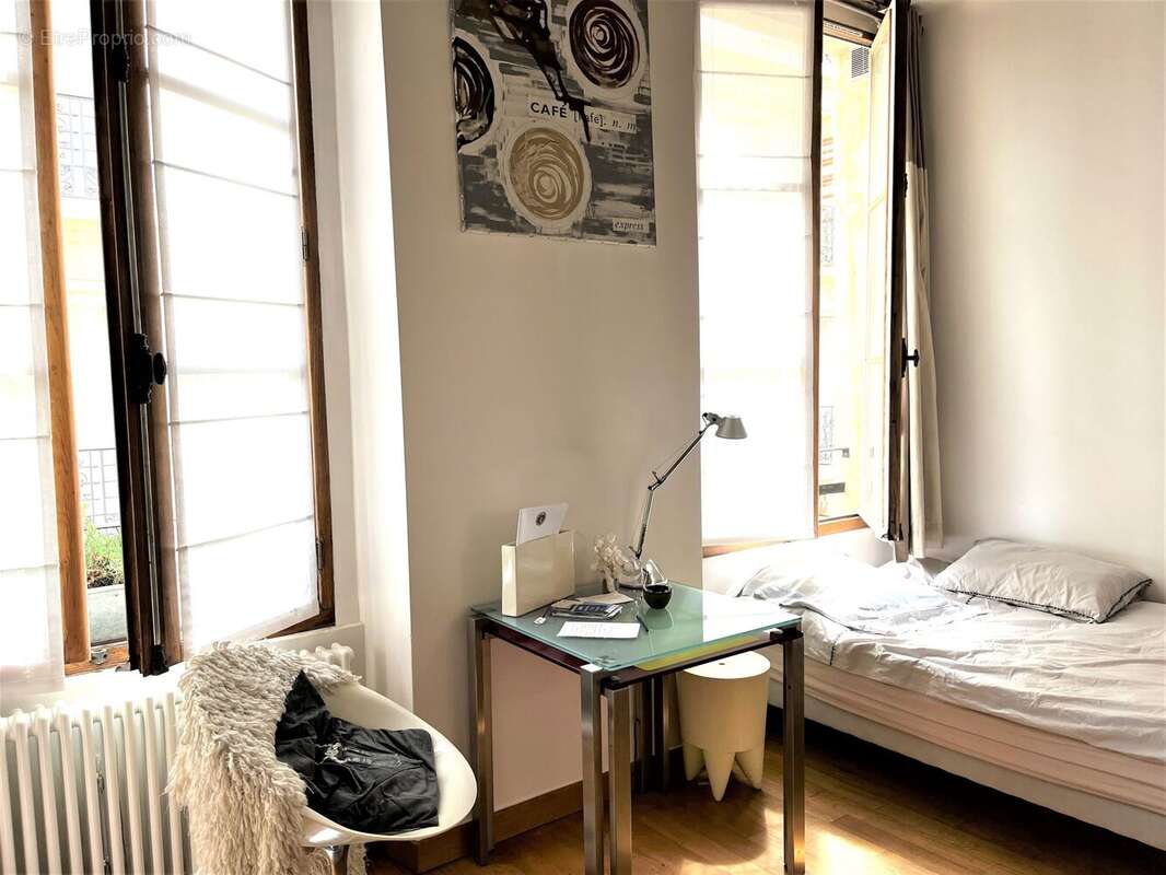 Appartement à PARIS-7E