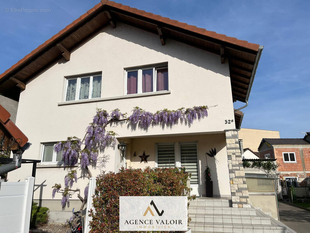 Maison à VILLAGE-NEUF