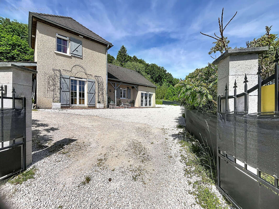 Maison à LERY