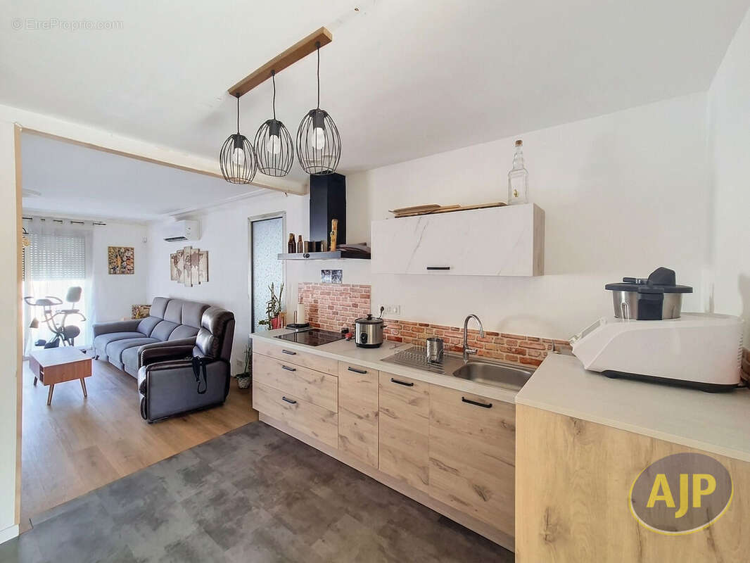 Maison Montaigu Vendee 4 pièce(s) 120 m2 - photo 6