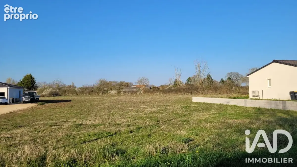 Terrain 2000 m² à Vernon · 28 000 €