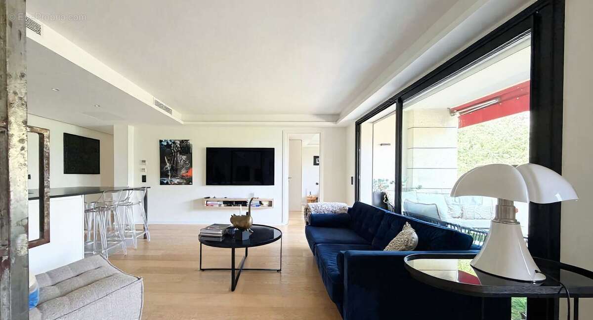  Cannes Croix des Gardes — 5 pièces 82 m² rénové, vue mer - photo 3