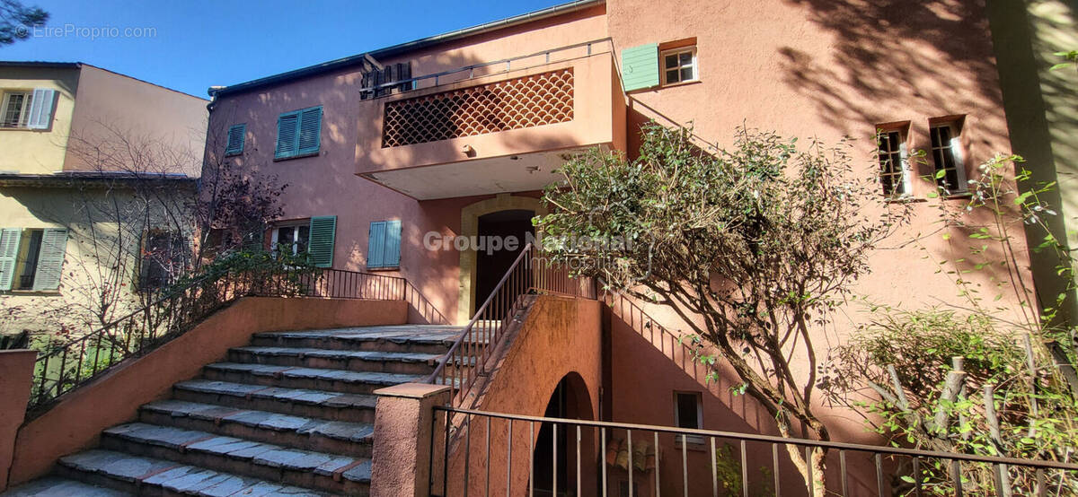 Appartement à MOUGINS