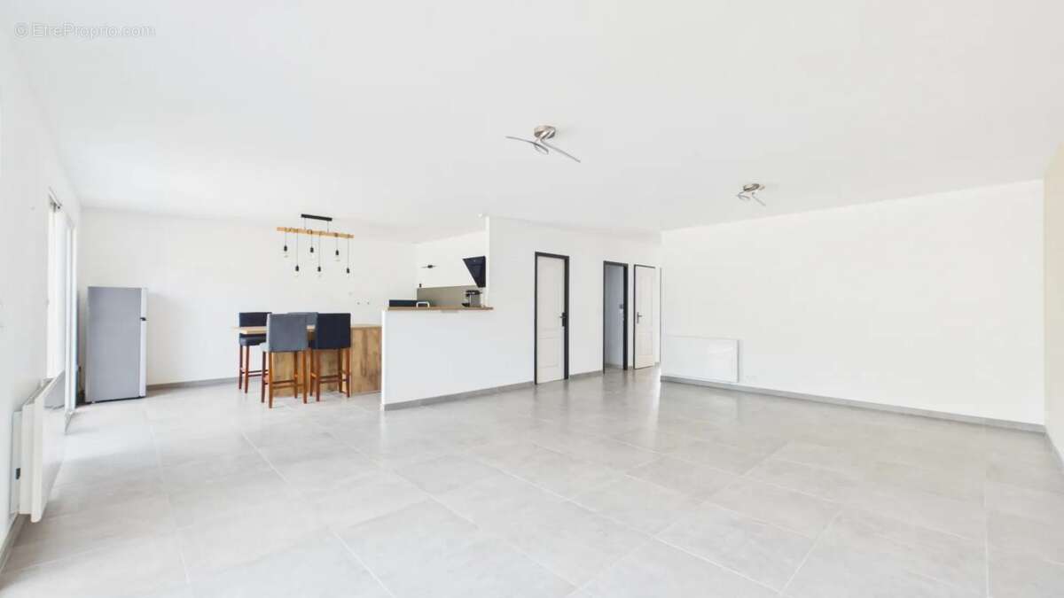 Maison de 4 pièces de 98 m² à Sainte-Soulle - photo 2