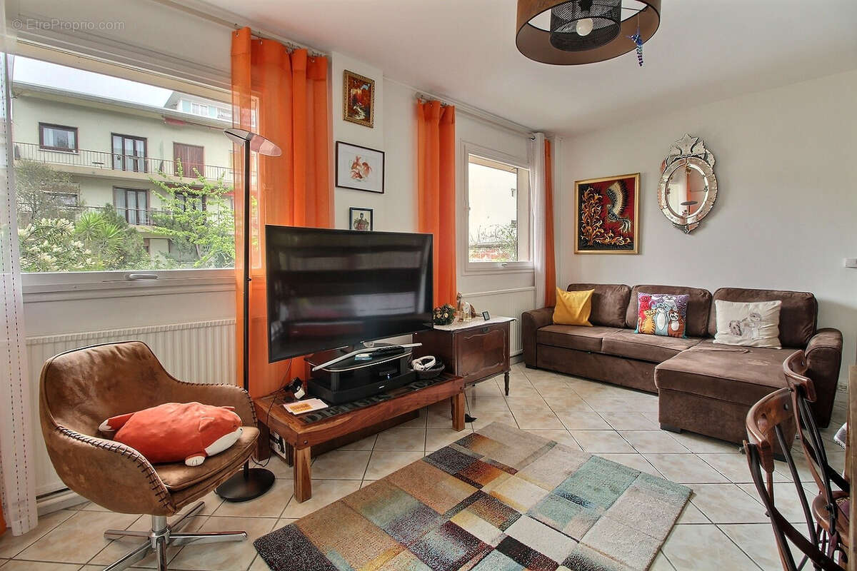 Appartement à COLOMBES