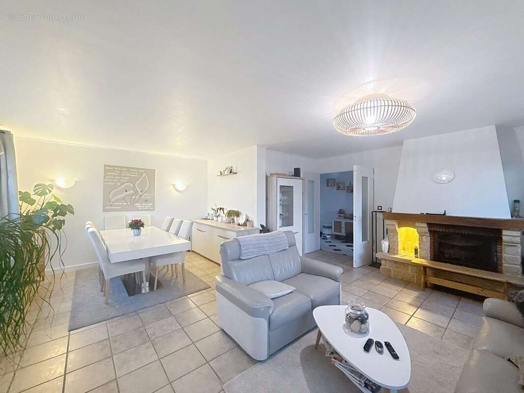 Maison à MONTLOUIS-SUR-LOIRE