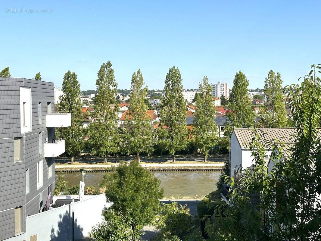 Appartement à LES PAVILLONS-SOUS-BOIS