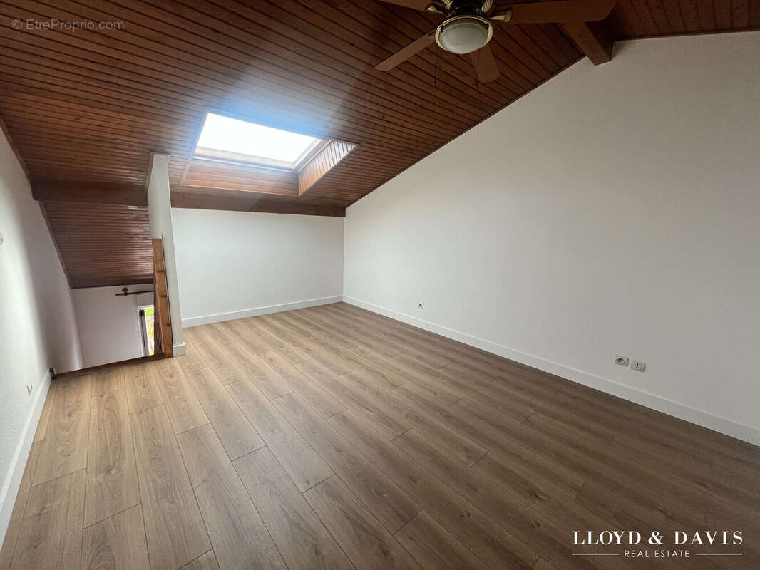 Chambre - Appartement à BORDEAUX