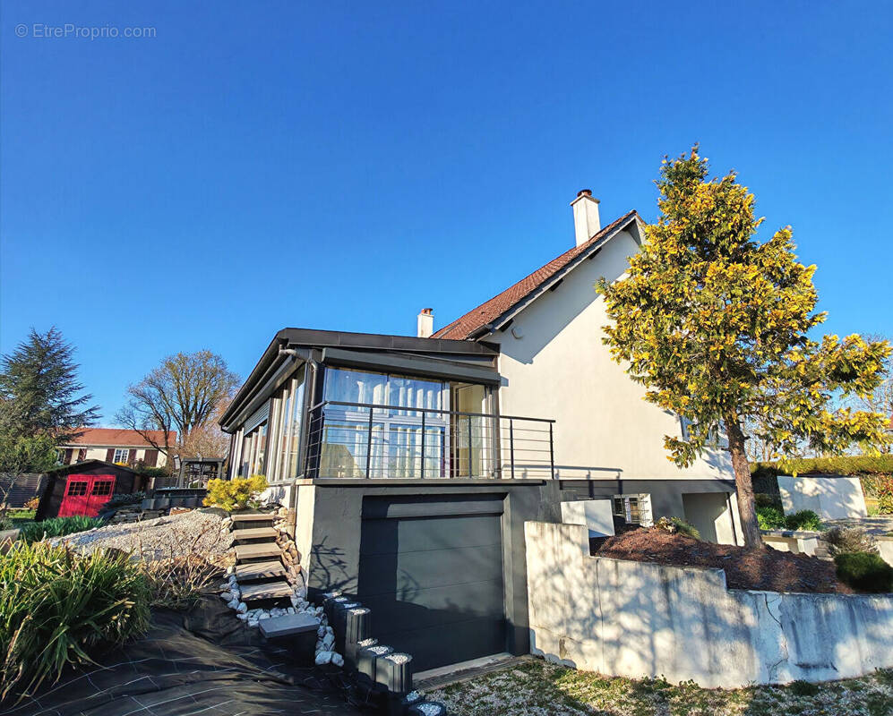 Maison à SAVIGNY-LE-SEC