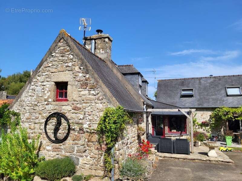 Maison à PLOUBEZRE