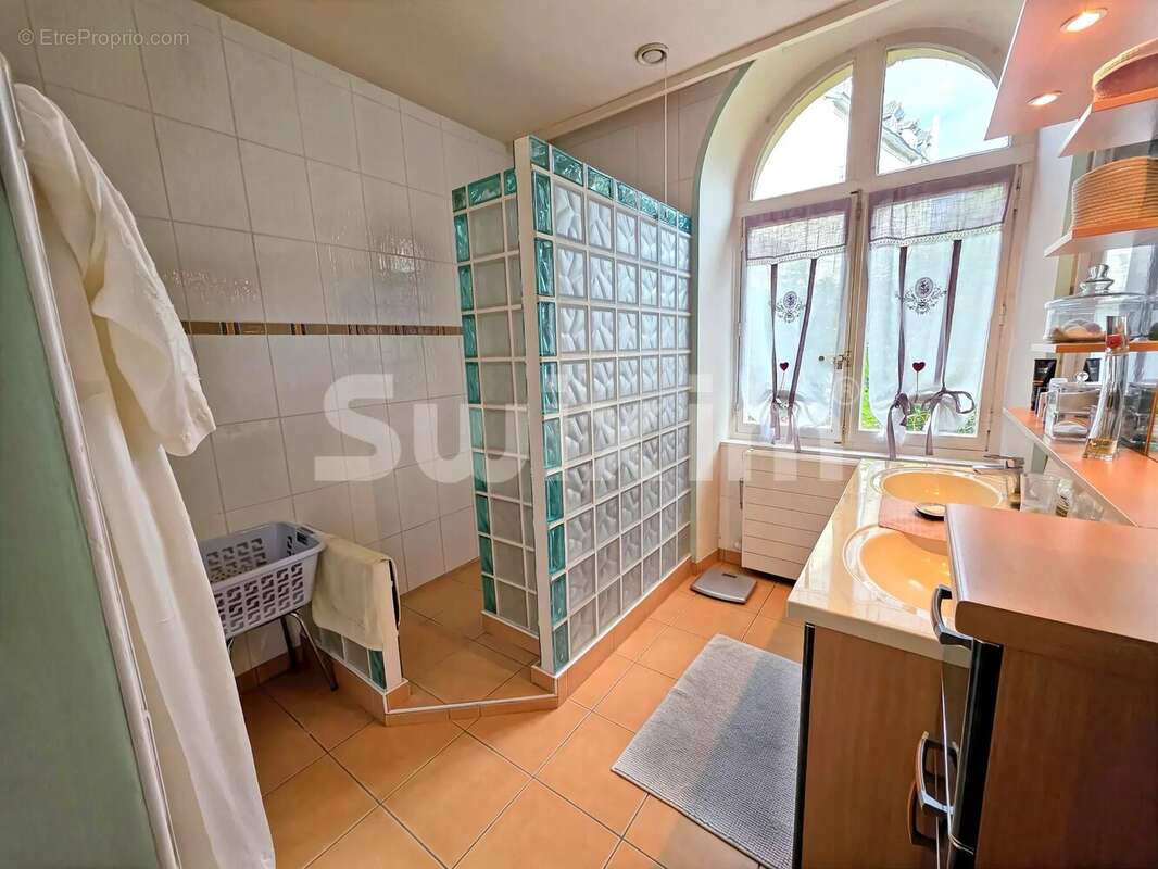 Appartement à AIX-LES-BAINS