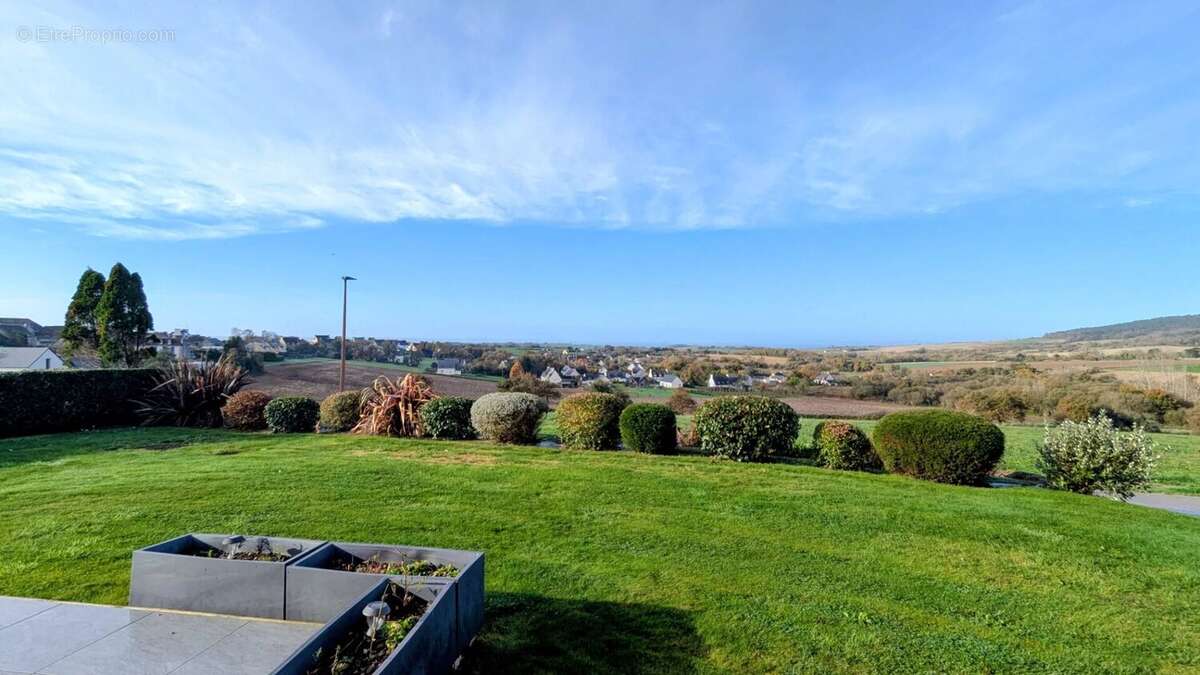 Maison à PLOMODIERN