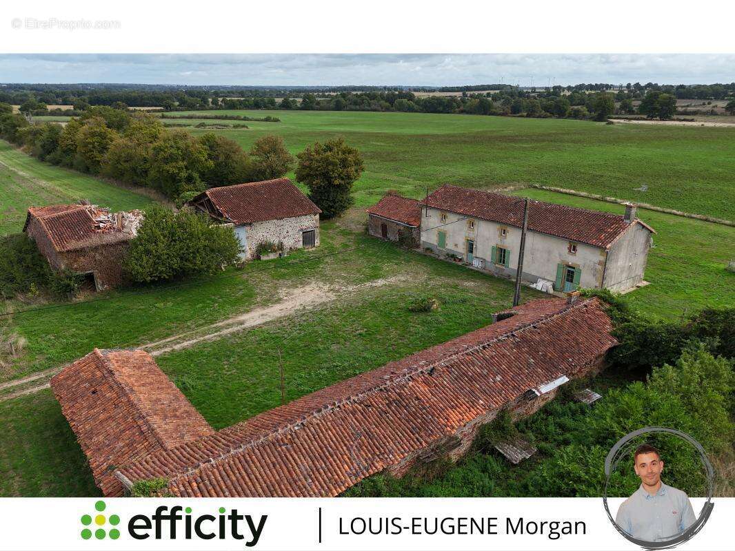 Maison à AVAILLES-LIMOUZINE
