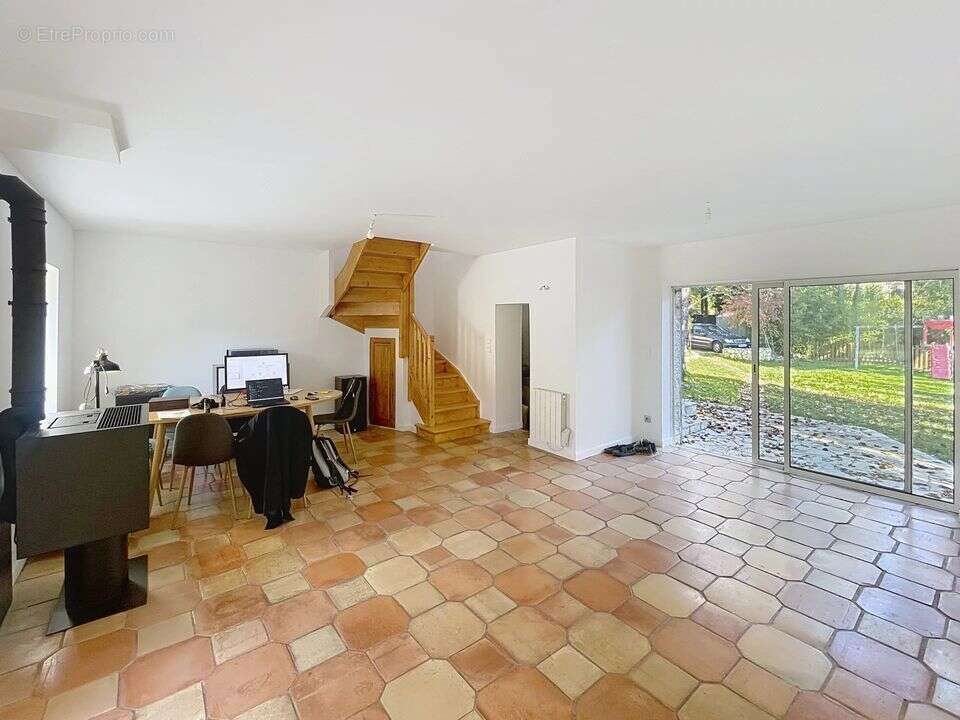 Maison à ROQUEFORT-LES-PINS