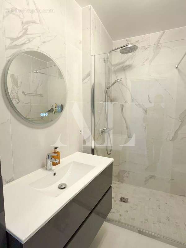 Appartement à VALLAURIS