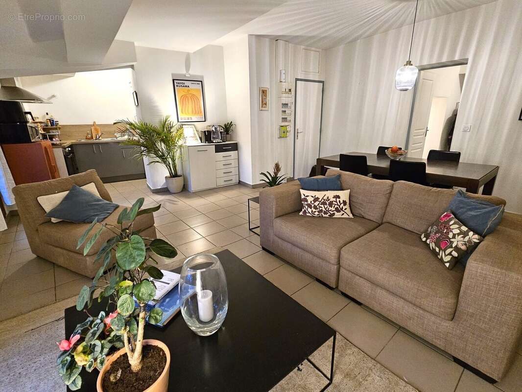 Appartement à ROUJAN