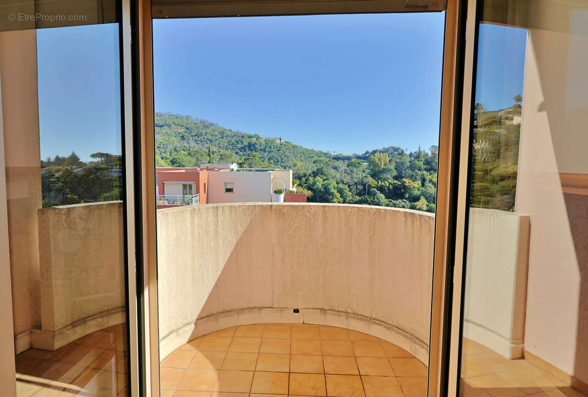 Appartement à MANDELIEU-LA-NAPOULE
