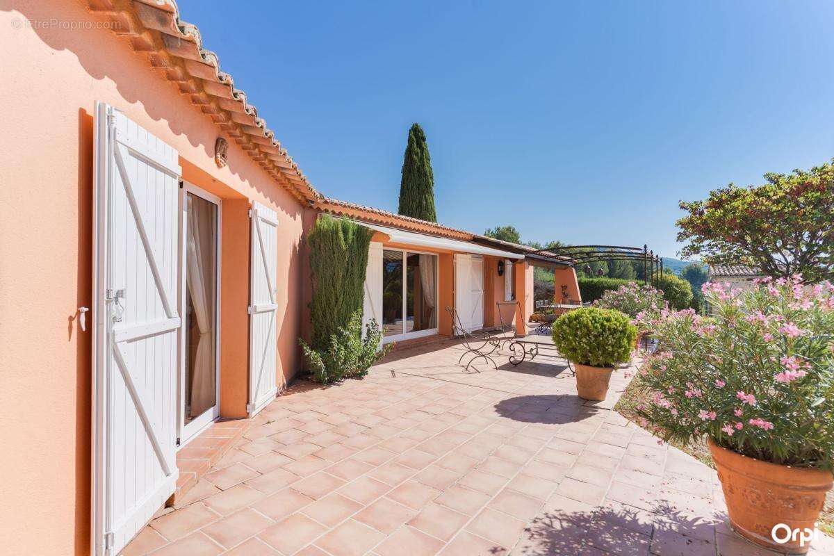 Villa Provençale de Plain-Pied à Saint-Zacharie — Écrin de Charme au Cœur d'un Domaine Arboré de 5 940 m² - photo 10