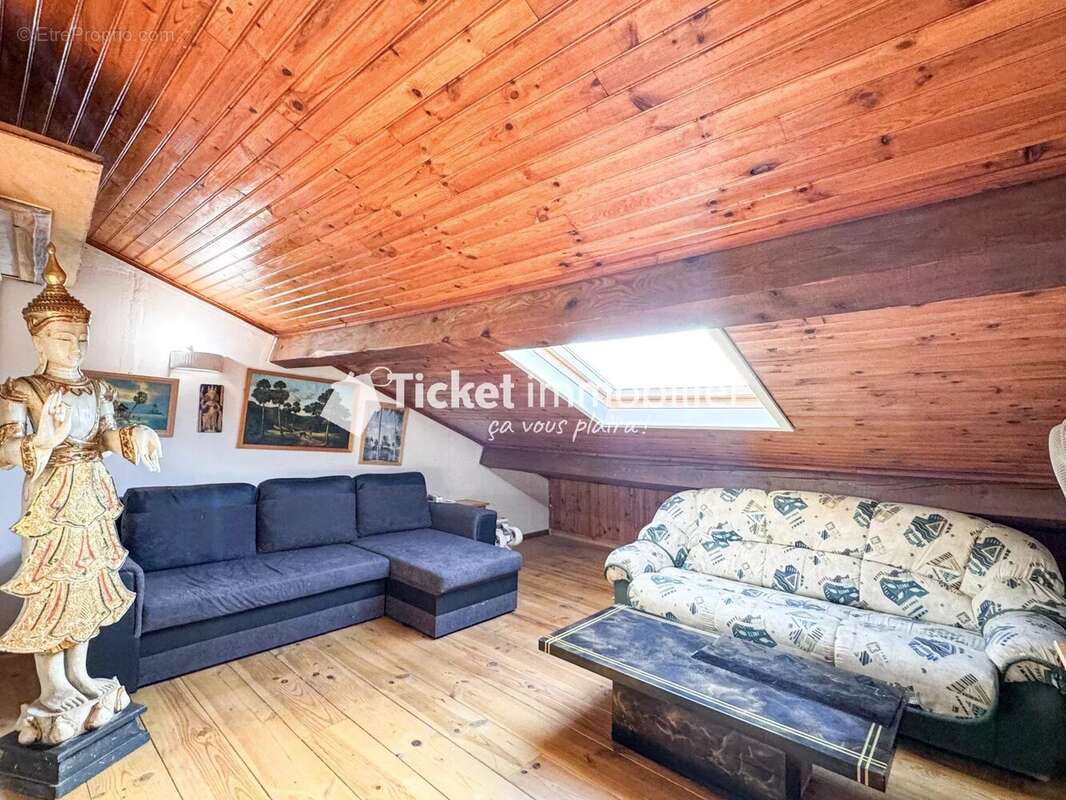 Appartement à BRUGUIERES