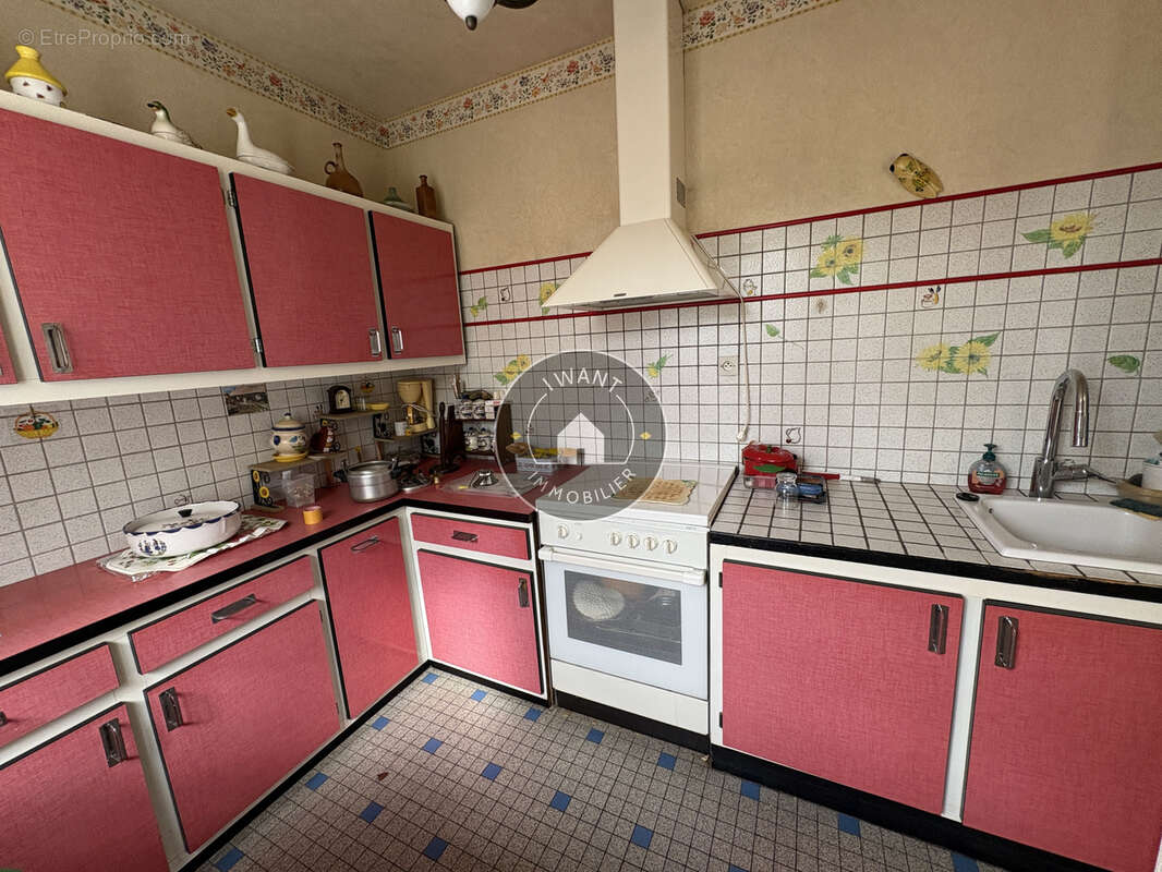 Maison à GENNES