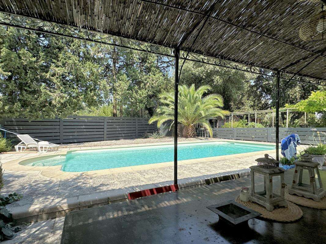 Maison à MONTAREN-ET-SAINT-MEDIERS